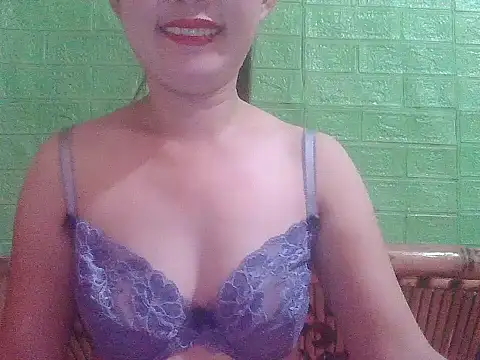 Snapshot of lucky_rona chatting on 10.28.25 lucky rona online show from 10.28.25