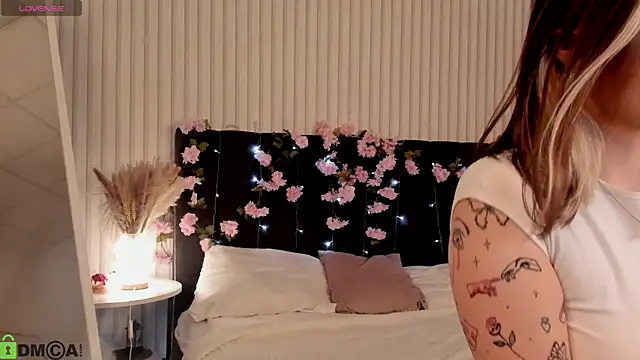 Kati Li online show from 10.07.25