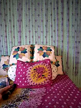 Ishu Lovee online show from 04.15.26