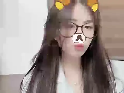 Snapshot of Amelia-babee chatting on 09.23.25 Amelia-babee online show from 09.23.25