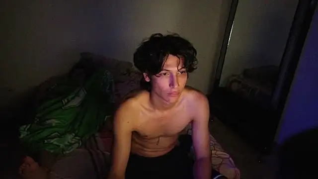 Snapshot of DavidAndClare chatting on 09.09.25 DavidAndClare online show from 09.09.25