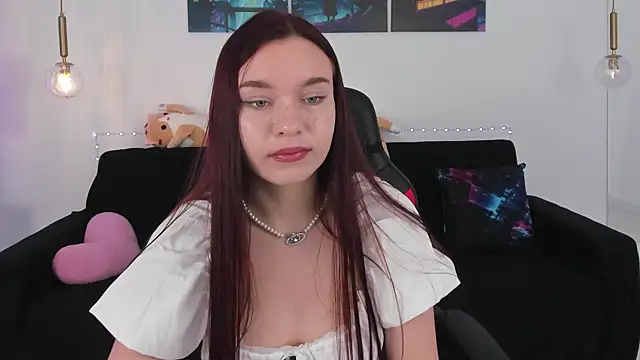 Snapshot of NoraHaynes chatting on 09.23.25 NoraHaynes online show from 09.23.25