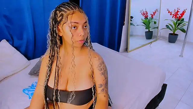 nahomy ryans online show from 10.17.25