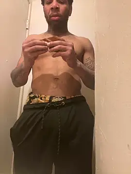 Snapshot of 1mistaGoodWood chatting on 04.08.26 1mistaGoodWood online show from 04.08.26