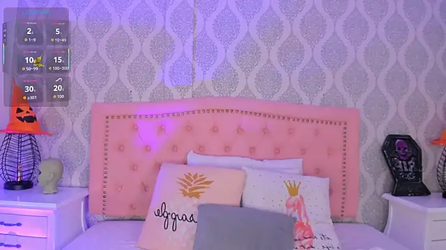 OnlyGia online show from 10.30.25