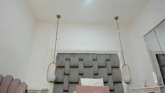 OnlyGia online show from 08.05.26