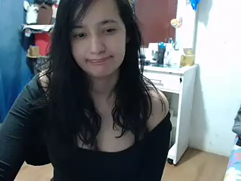 Snapshot of annie_clark2 chatting on 12.12.24 annie clark2 online show from 12.12.24