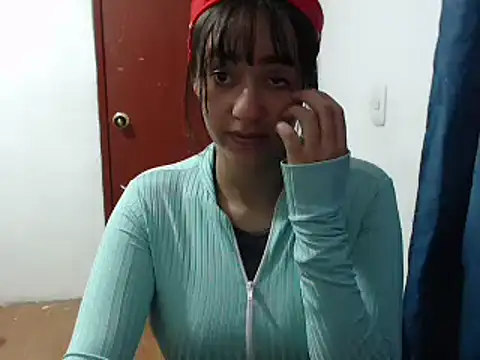 Snapshot of annie_clark2 chatting on 02.22.25 annie clark2 online show from 02.22.25