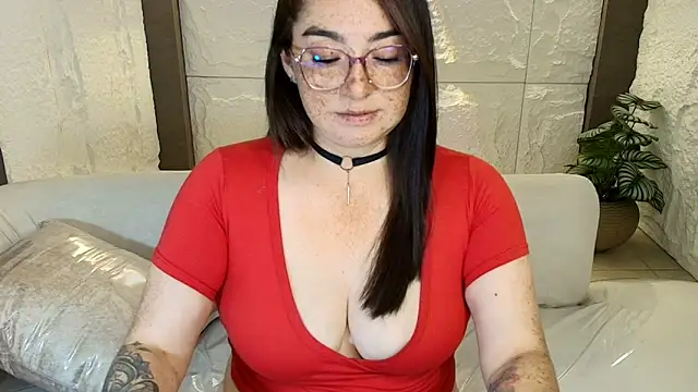 Snapshot of mariehw_r chatting on 09.09.25 mariehw r online show from 09.09.25