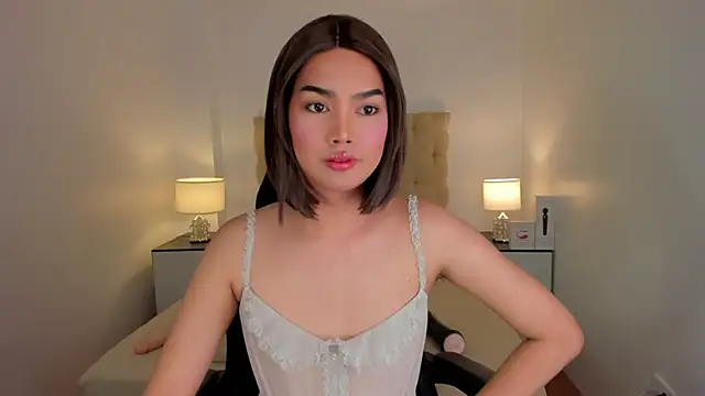 Snapshot of lovableXnaughty_lily chatting on 11.17.25 lovableXnaughty lily online show from 11.17.25