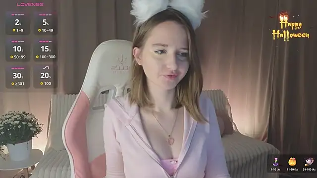 AlexsisFaee online show from 10.27.25