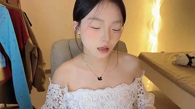 Robin-o3 online show from 10.02.25