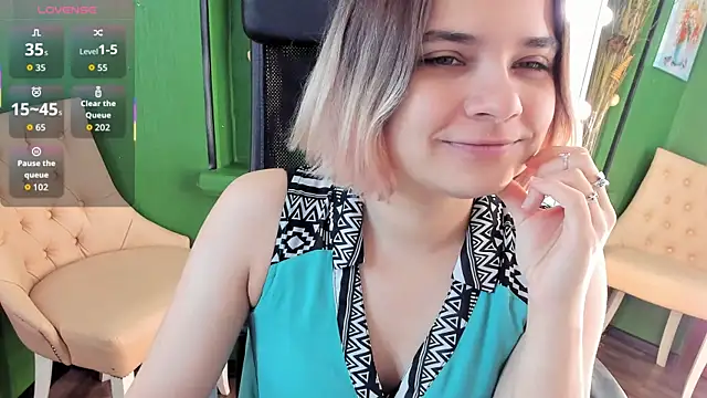 Snapshot of Gina_Dawson chatting on 09.18.25 Gina Dawson online show from 09.18.25