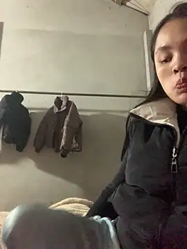 NhuFox online show from 02.17.26