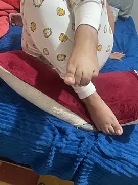 Snapshot of Theperfectbody chatting on 09.18.25 Theperfectbody online show from 09.18.25