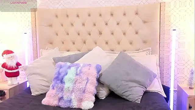 Snapshot of SuccubusDolly chatting on 11.19.25 SuccubusDolly online show from 11.19.25