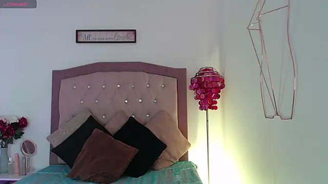 AmelieAndAce online show from 09.20.25