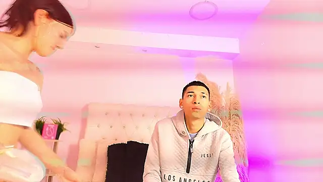 AmelieAndAce online show from 11.20.25