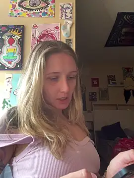 Snapshot of AutumnTides chatting on 09.10.25 AutumnTides online show from 09.10.25