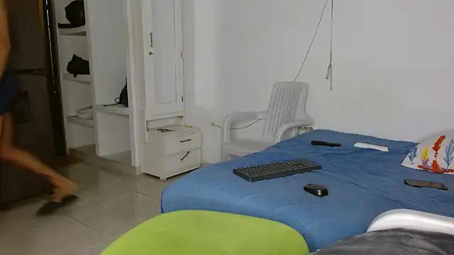 parislnxx online show from 10.04.25