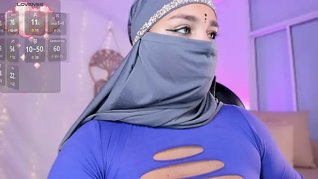 Snapshot of amila_hagda chatting on 09.30.25 amila hagda online show from 09.30.25