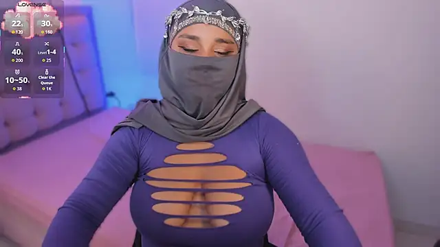 Snapshot of amila_hagda chatting on 11.10.25 amila hagda online show from 11.10.25