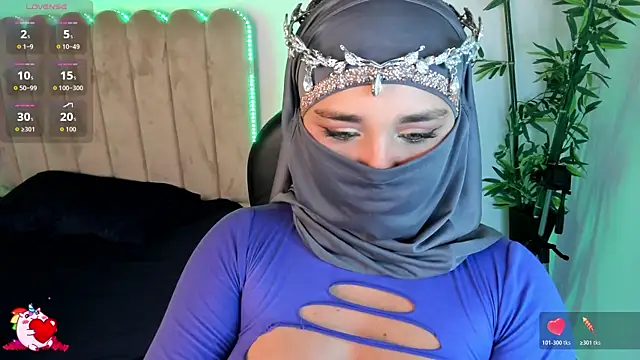 Snapshot of amila_hagda chatting on 11.17.25 amila hagda online show from 11.17.25