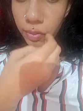 Snapshot of RavenShyfit chatting on 11.11.25 RavenShyfit online show from 11.11.25