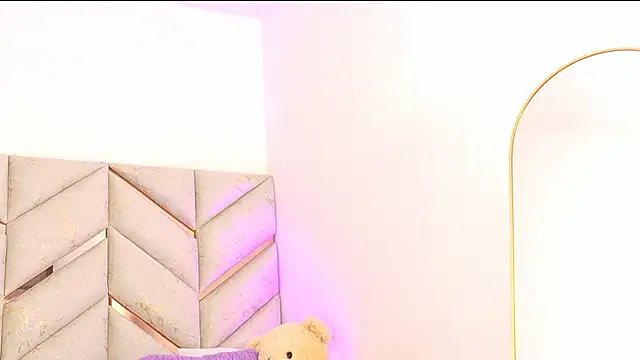 Snapshot of AlanaDoll chatting on 09.27.25 AlanaDoll online show from 09.27.25