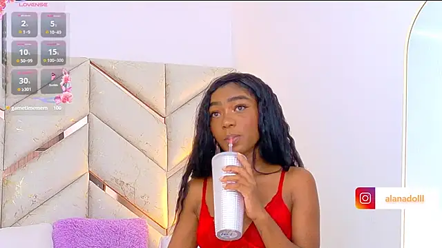 Snapshot of AlanaDoll chatting on 11.13.25 AlanaDoll online show from 11.13.25