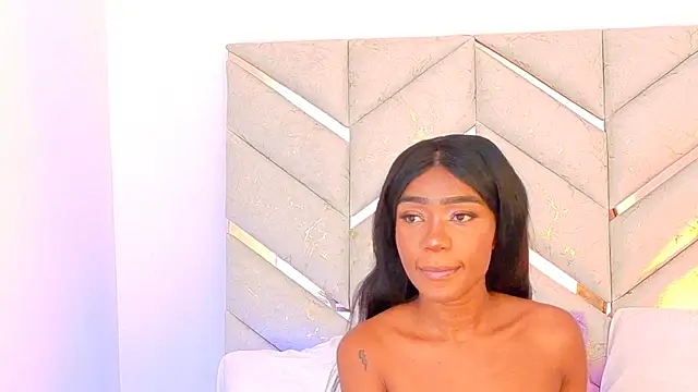 Snapshot of AlanaDoll chatting on 12.15.25 AlanaDoll online show from 12.15.25