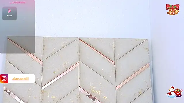 Snapshot of AlanaDoll chatting on 12.20.25 AlanaDoll online show from 12.20.25