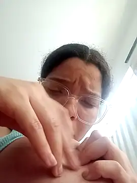 VictoriDior online show from 09.12.25