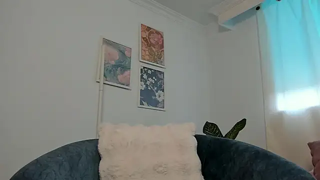 canelleGarces online show from 02.12.26