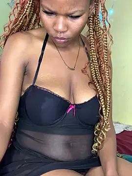 Seductive Yellow Titties online show from 05.17.26