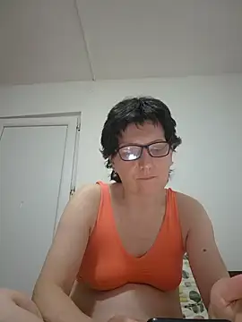 Vera Elle online show from 04.19.26