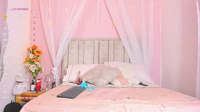 Snapshot of Rachellcooperrr chatting on 09.11.25 Rachellcooperrr online show from 09.11.25