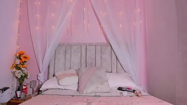 Snapshot of Rachellcooperrr chatting on 09.13.25 Rachellcooperrr online show from 09.13.25