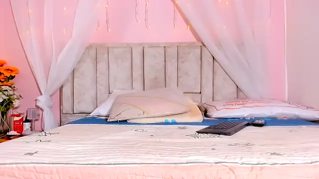 Snapshot of Rachellcooperrr chatting on 10.08.25 Rachellcooperrr online show from 10.08.25