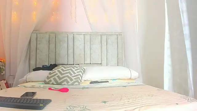 Snapshot of Rachellcooperrr chatting on 11.07.25 Rachellcooperrr online show from 11.07.25