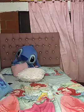 Snapshot of Rachellcooperrr chatting on 11.30.25 Rachellcooperrr online show from 11.30.25