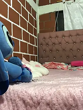 Rachellcooperrr online show from 05.05.26