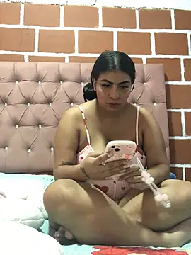 Rachellcooperrr online show from 05.20.26