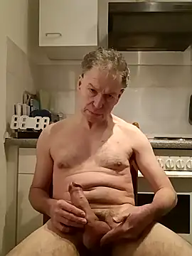 Snapshot of mario7767 chatting on 02.13.26 mario7767 online show from 02.13.26