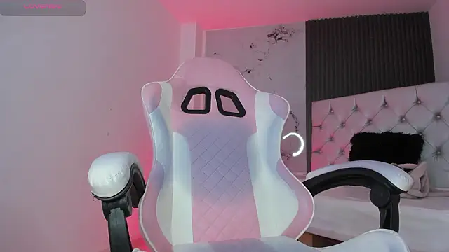 chloesagee online show from 02.05.26