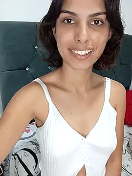 Snapshot of nina_sky chatting on 09.29.25 nina sky online show from 09.29.25