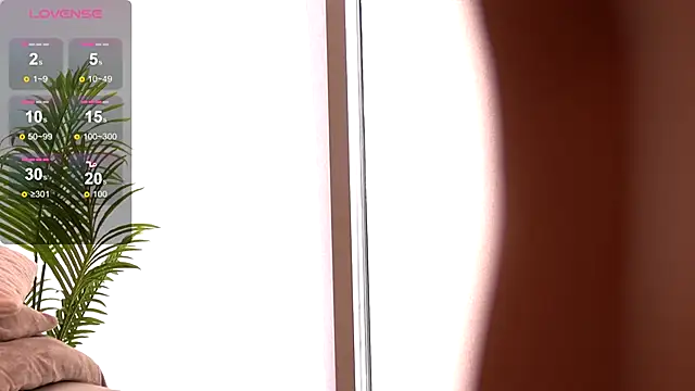 DesiredMia  online show from 09.23.25