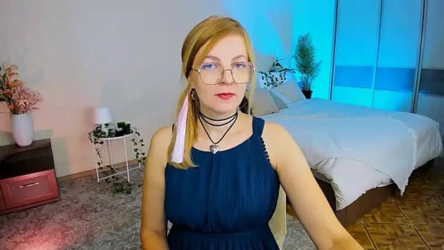 YourUniverser online show from 09.10.25