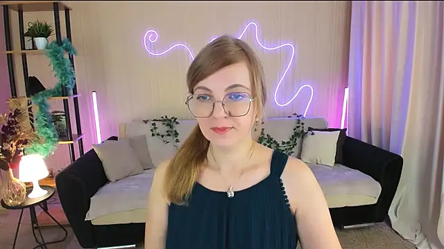 YourUniverser online show from 11.10.25