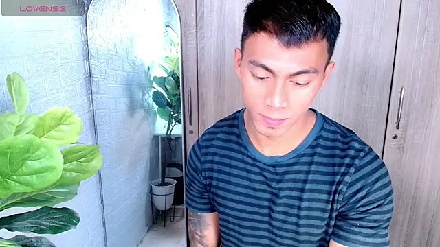 PinooyMilker online show from 03.04.26